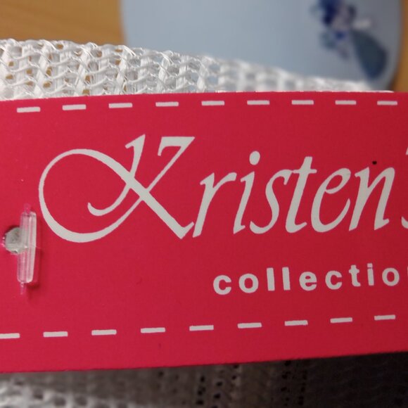 NWT Snow White Trucker Hat Kristen's Cap For Children - Picture 6 of 6